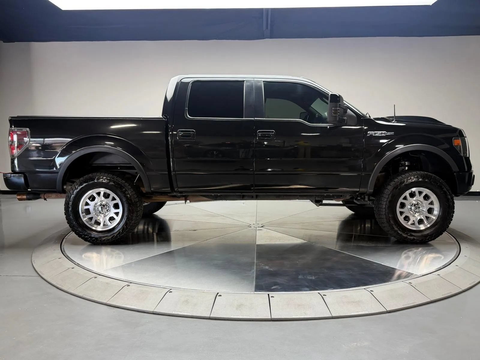 Used 2013 Ford F150 Lariat w/ Luxury Equipment Group AWD/4WD image 6