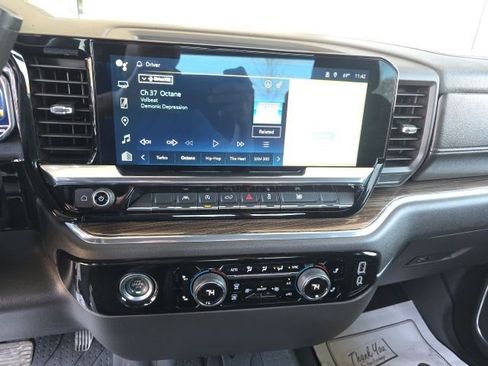 Used 2024 Chevrolet Silverado 1500 LT image 29