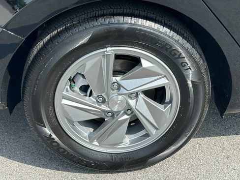 Certified 2026 Hyundai Elantra SE w/ Cargo Package FWD image 9
