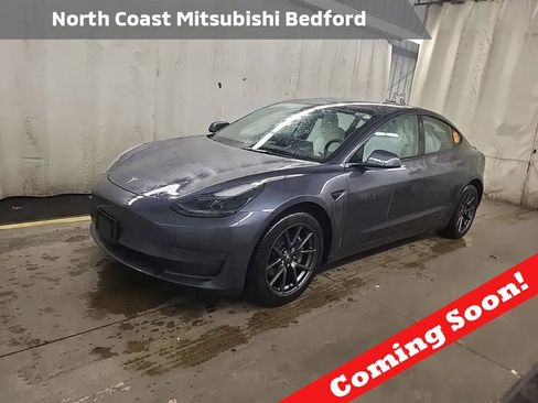 Used 2023 Tesla Model 3 Standard Range image 1
