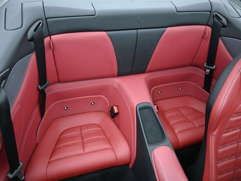 Used 2020 Ferrari Portofino RWD image 30