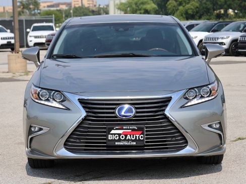 Used 2018 Lexus ES 300h w/ Navigation Package FWD image 5