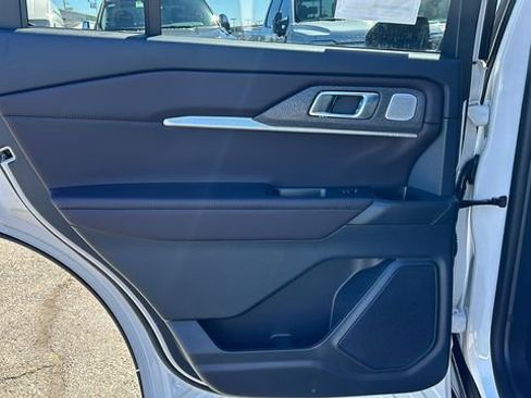 New 2026 Ford Explorer Platinum RWD image 14