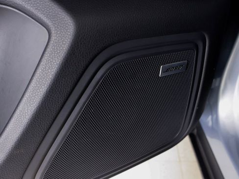 Certified 2024 Porsche Macan w/ Premium Plus Package image 27