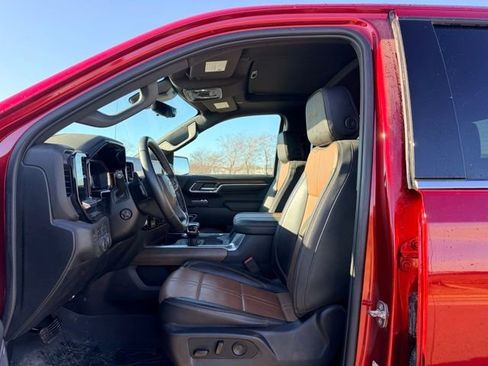 Used 2023 Chevrolet Silverado 1500 High Country w/ Technology Package image 7