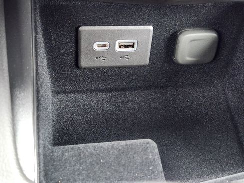 Certified 2023 Cadillac XT4 Sport w/ Enhanced Visibility Package image 19