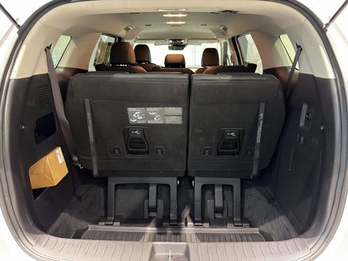Used 2023 Kia Carnival LX image 21