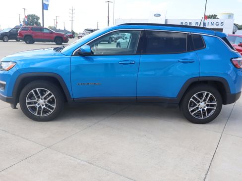 Used 2020 Jeep Compass Latitude w/ Popular Equipment Group FWD image 8