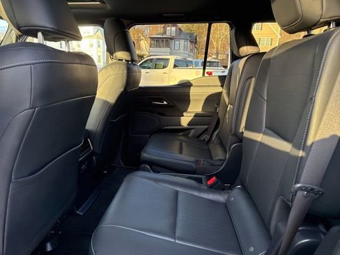 Used 2025 Lexus GX 550 image 12