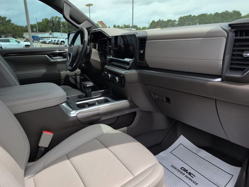Used 2024 Chevrolet Silverado 1500 LTZ AWD/4WD image 11