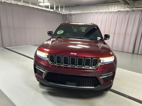 Used 2024 Jeep Grand Cherokee Limited image 2