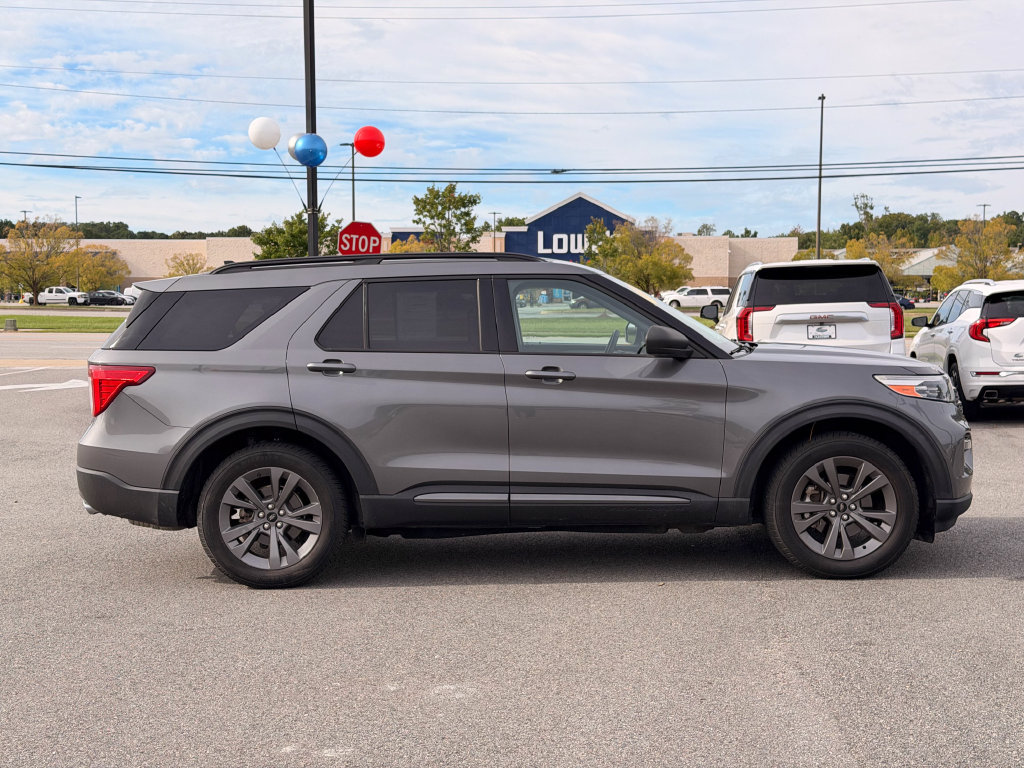 Used 2021 Ford Explorer XLT w/ Equipment Group 202A AWD/4WD image 7