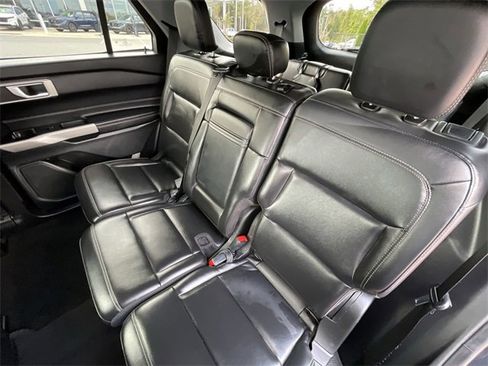 Used 2022 Ford Explorer XLT w/ Equipment Group 202A image 20