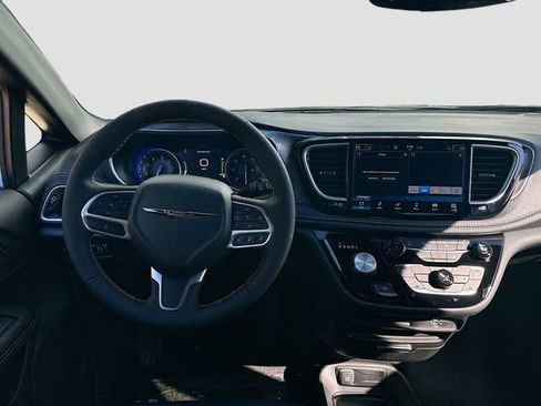 New 2026 Chrysler Pacifica Select image 24
