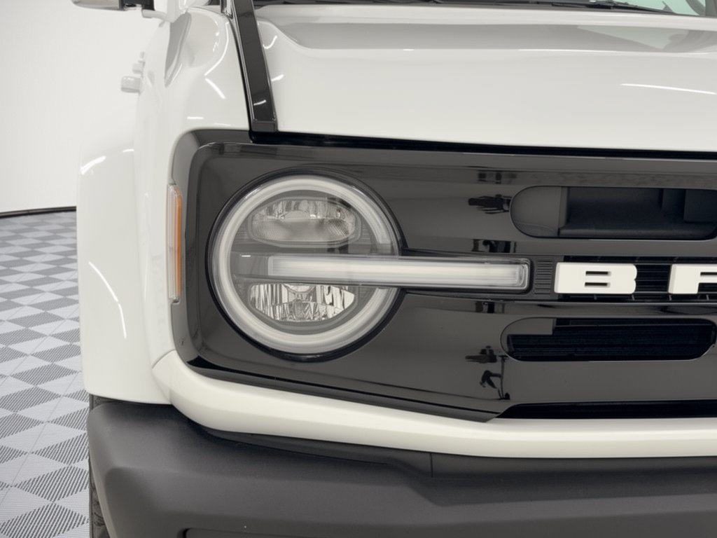 Used 2023 Ford Bronco Outer Banks AWD/4WD image 12