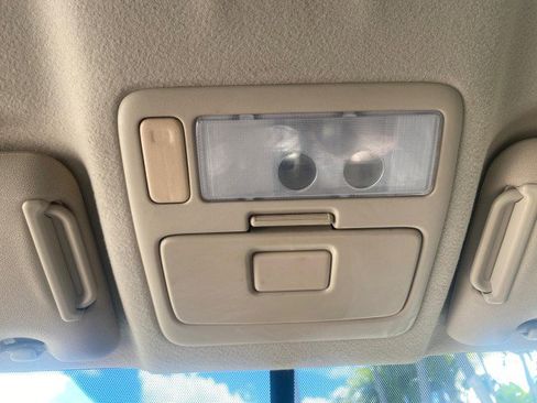 Used 2005 Toyota RAV4 2WD image 61