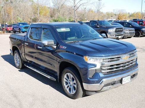 Used 2022 Chevrolet Silverado 1500 LTZ w/ LTZ Premium Package image 17