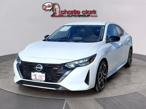 Used 2025 Nissan Sentra SR FWD image 1