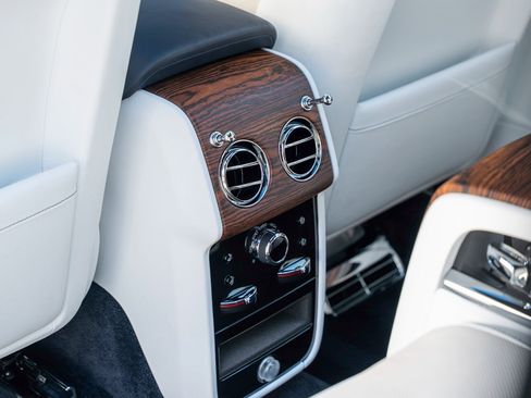 Certified 2022 Rolls-Royce Cullinan image 46