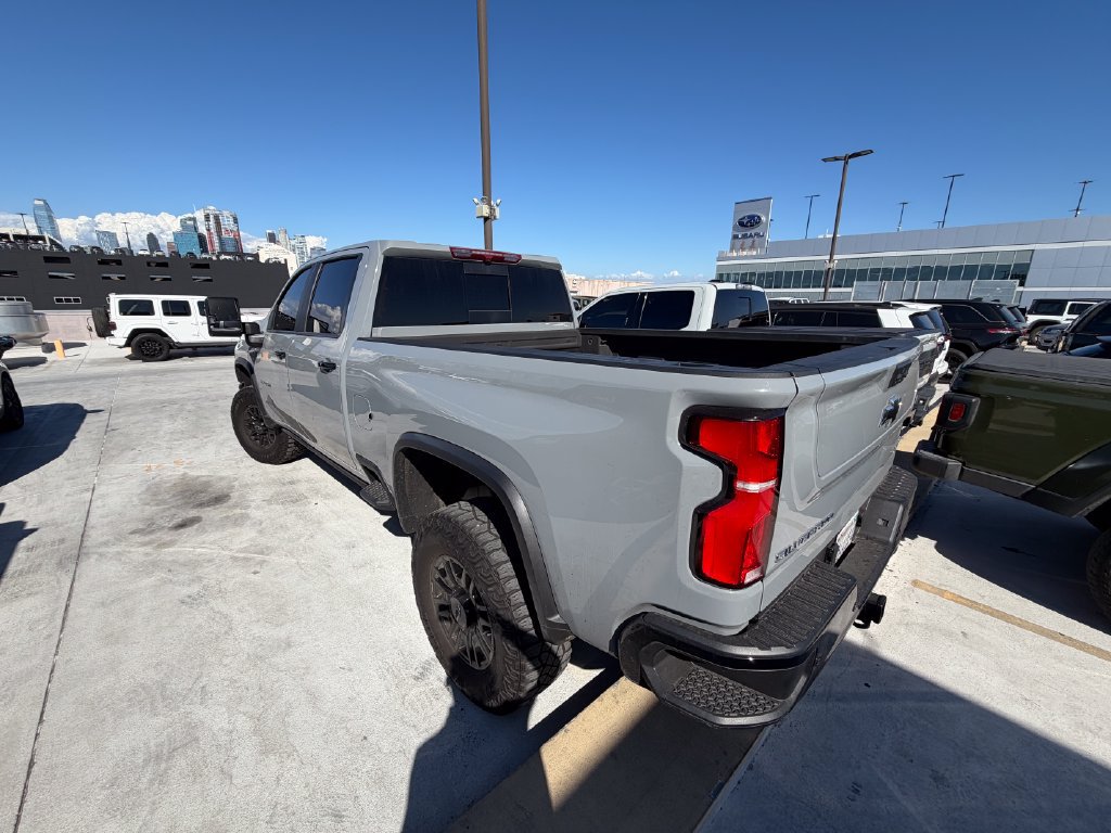 Used 2025 Chevrolet Silverado 2500 ZR2 AWD/4WD image 4