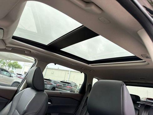 Used 2023 Nissan Rogue SV w/ SV Premium B Package image 17