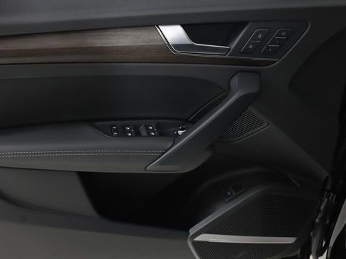 Certified 2025 Audi Q5 2.0T Premium Plus w/ Premium Plus Package image 11