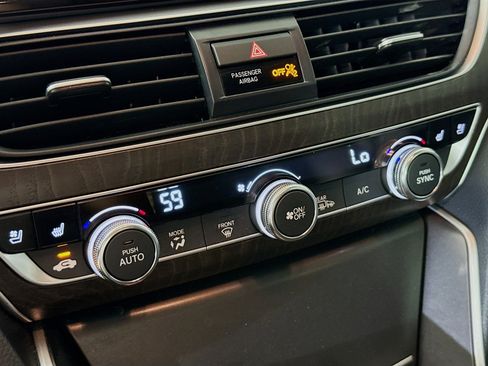 Used 2022 Honda Accord Touring image 19
