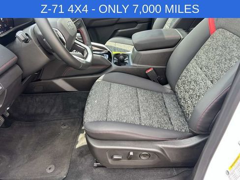 Used 2026 Chevrolet Colorado Z71 w/ Technology Package AWD/4WD image 15