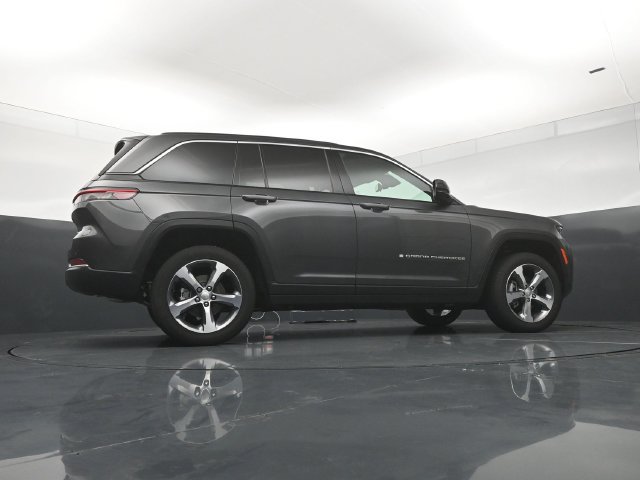 New 2026 Jeep Grand Cherokee Limited w/ Luxury Tech Group II AWD/4WD image 24