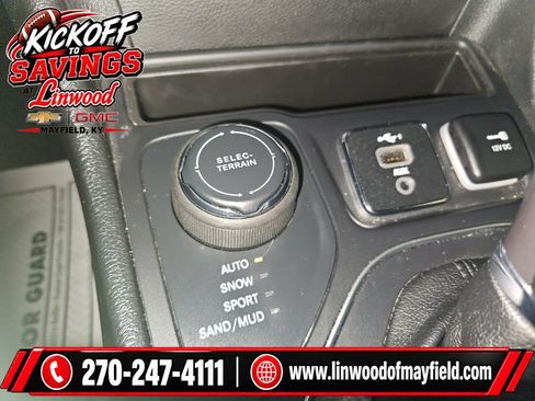 Used 2022 Jeep Cherokee Latitude AWD/4WD image 24
