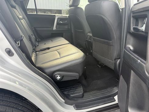 Used 2021 Toyota 4Runner SR5 Premium image 12