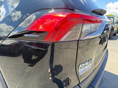 Used 2020 Toyota RAV4 Limited AWD/4WD image 36