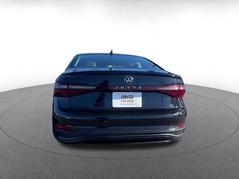 Used 2025 Volkswagen Jetta SE image 11