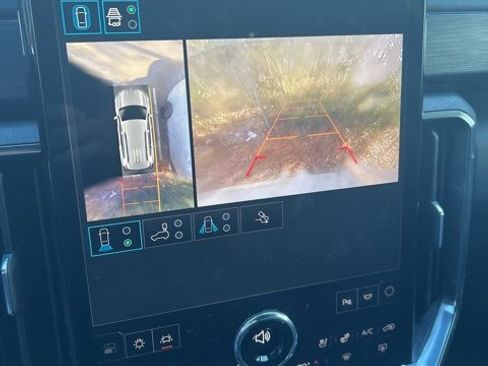 Used 2025 GMC Acadia AT4 w/ Super Cruise Package image 10