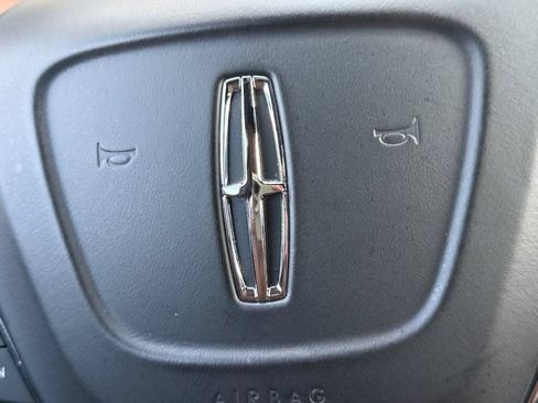 Used 2023 Lincoln Nautilus Reserve FWD image 5