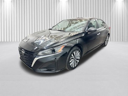 Used 2024 Nissan Altima 2.5 SV FWD image 13