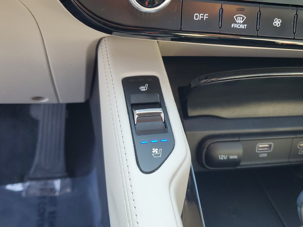 Used 2024 Kia Telluride EX w/ EX Captain's Chair Package FWD image 20