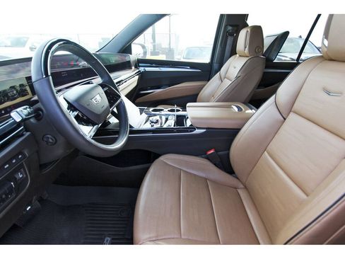 Certified 2025 Cadillac Escalade Premium Luxury w/ Touring Package image 6