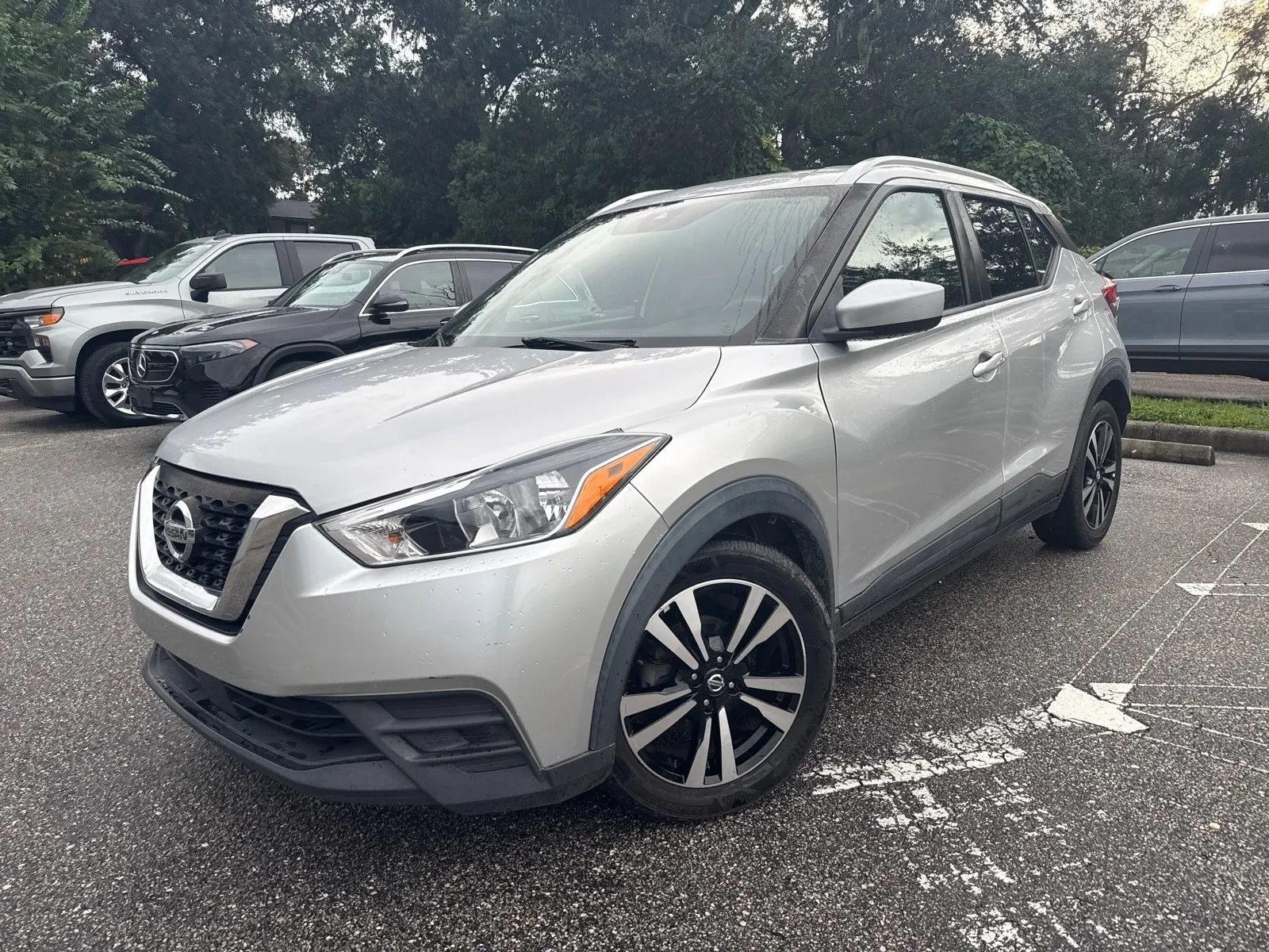 Used 2020 Nissan Kicks SV FWD image 2