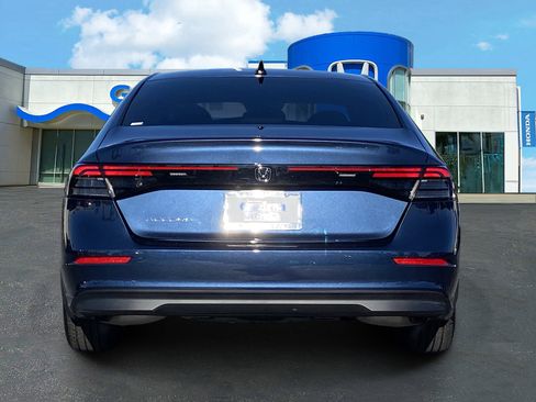 Used 2025 Honda Accord SE image 5