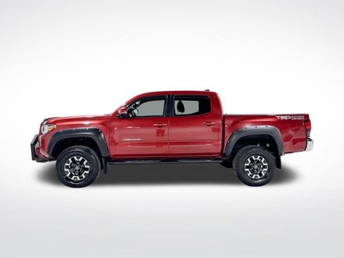 Used 2018 Toyota Tacoma TRD Off-Road image 6