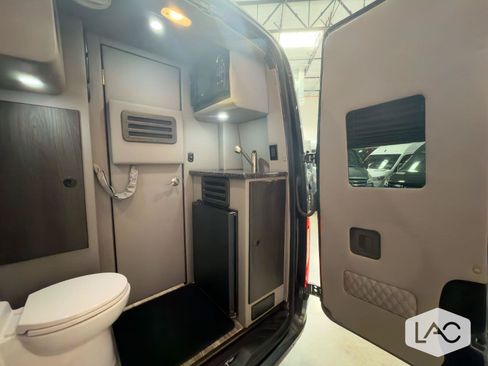 Used 2022 Mercedes-Benz Sprinter 2500 image 15
