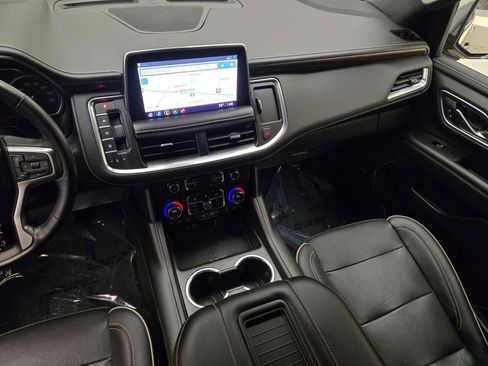 Used 2021 Chevrolet Tahoe Premier w/ Premium Package image 23