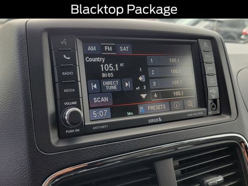 Used 2017 Dodge Grand Caravan SE image 22