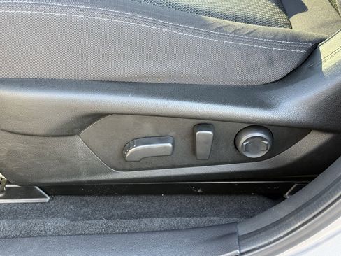 Used 2024 Subaru Crosstrek 2.0i Premium image 25