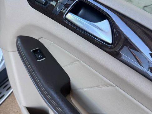 Used 2014 Mercedes-Benz GL 450 4MATIC image 22