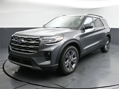 New 2026 Ford Explorer Active w/ Active Comfort Package image 7