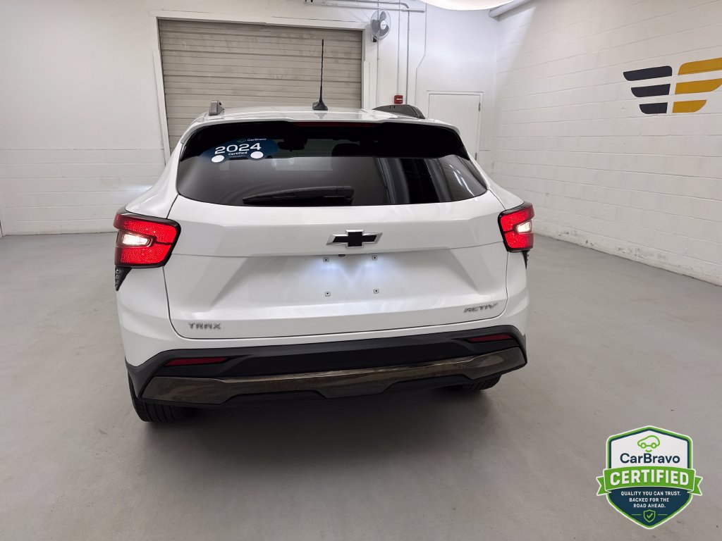 Used 2024 Chevrolet Trax ACTIV w/ Sunroof Package FWD image 5