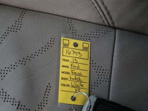 Used 2013 Ford Focus Electric Hatchback image 40