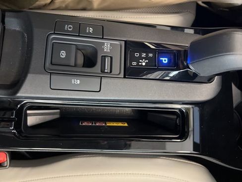 Used 2023 Toyota Prius XLE image 17